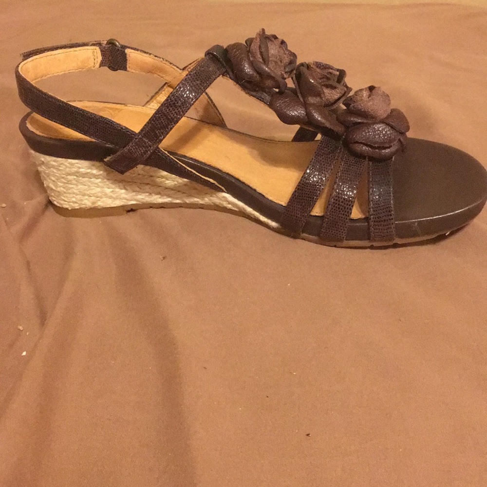 Nurture Brown leather sandals - Picture 5 of 5